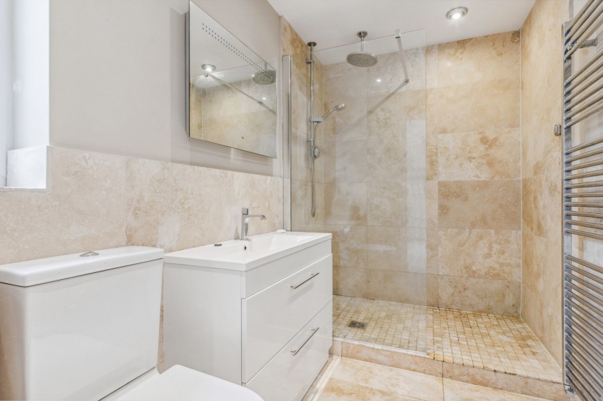 4 bedroom House for Sale Palace Gardens, Royston, Hertfordshire