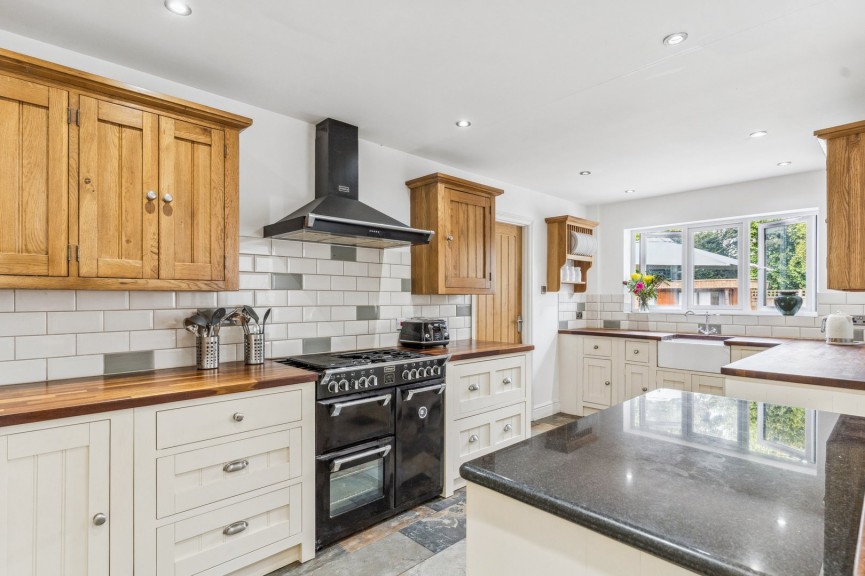 4 bedroom House for Sale Palace Gardens, Royston, Hertfordshire