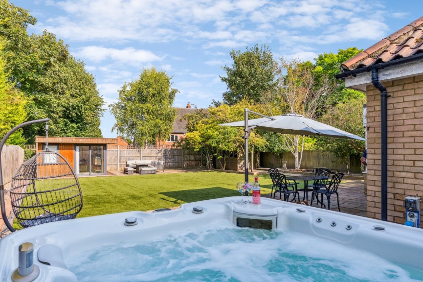 4 bedroom House for Sale Palace Gardens, Royston, Hertfordshire