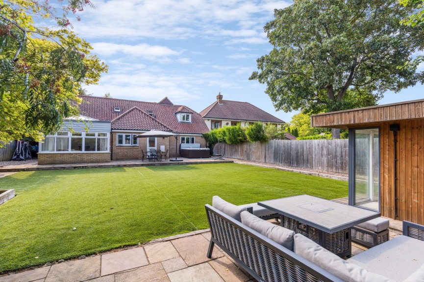 4 bedroom House for Sale Palace Gardens, Royston, Hertfordshire
