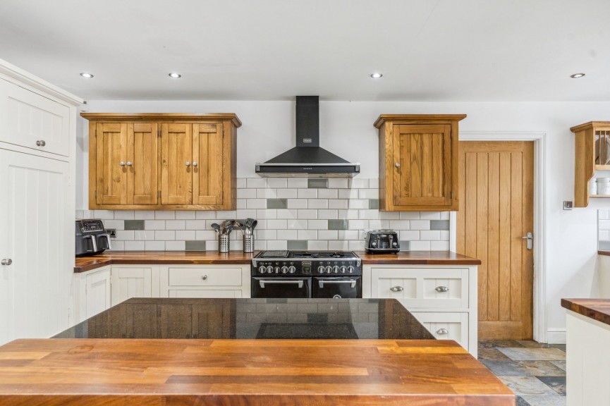 4 bedroom House for Sale Palace Gardens, Royston, Hertfordshire