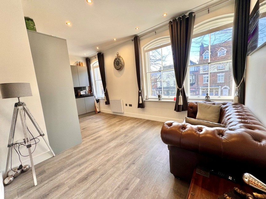 1 bedroom Flat for Sale High Street, Baldock, Hertfordshire