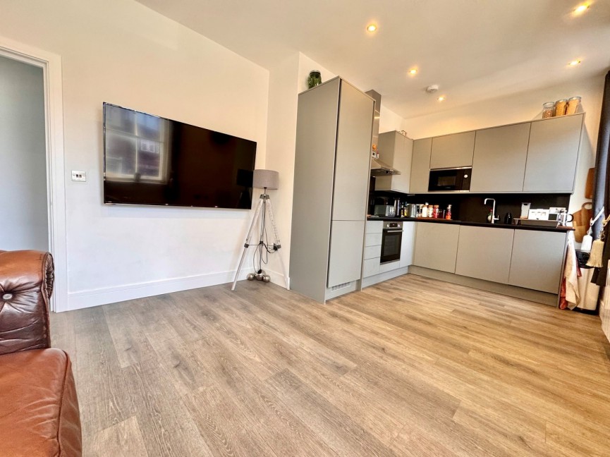 1 bedroom Flat for Sale High Street, Baldock, Hertfordshire