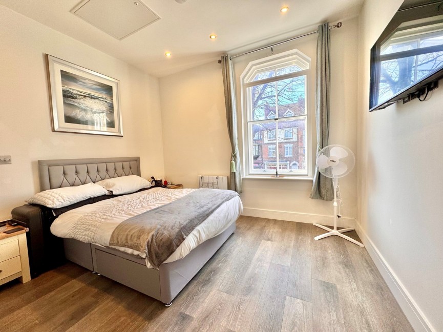 1 bedroom Flat for Sale High Street, Baldock, Hertfordshire