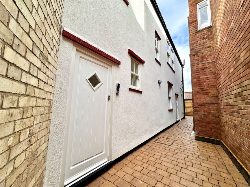 1 bedroom Flat for Sale High Street, Baldock, Hertfordshire