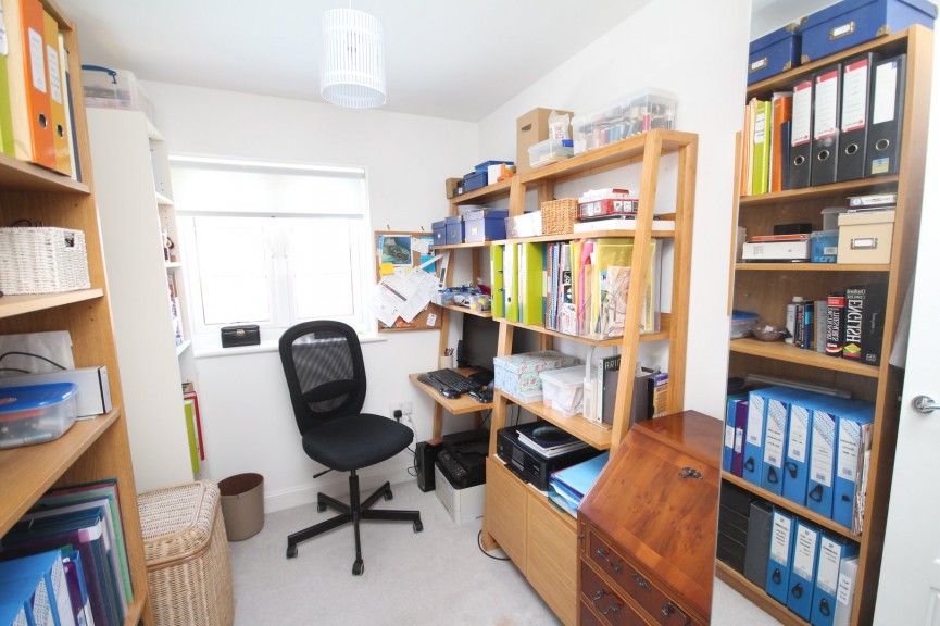 3 bedroom House for Sale Blackwood Avenue, Letchworth Garden City, Hertfordshire