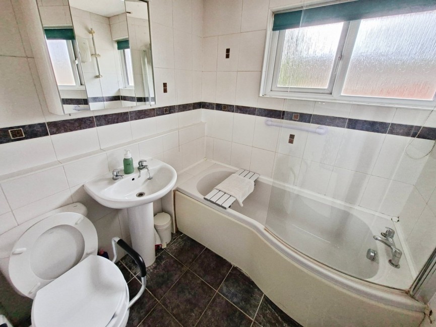 4 bedroom House for Sale The Paddock, Hatfield, Hertfordshire