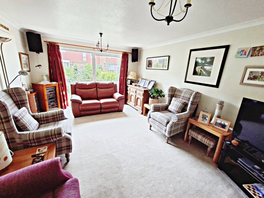 4 bedroom House for Sale The Paddock, Hatfield, Hertfordshire