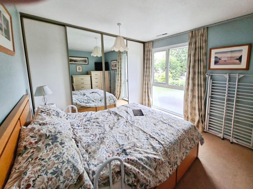 4 bedroom House for Sale The Paddock, Hatfield, Hertfordshire