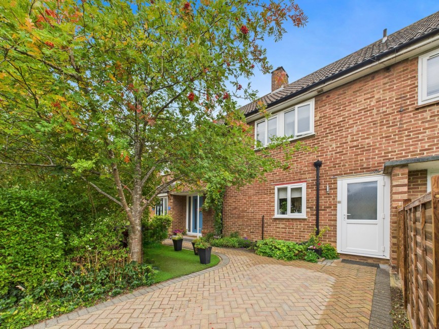 3 bedroom House for Sale St Marys Way, Baldock, Hertfordshire