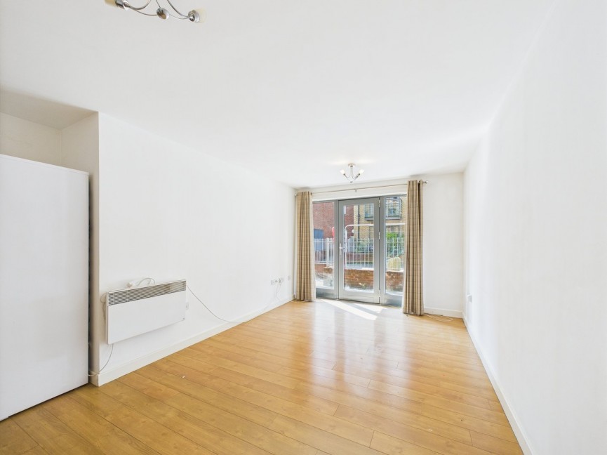2 bedroom Flat for Sale Coopers Yard, Hitchin, Hertfordshire