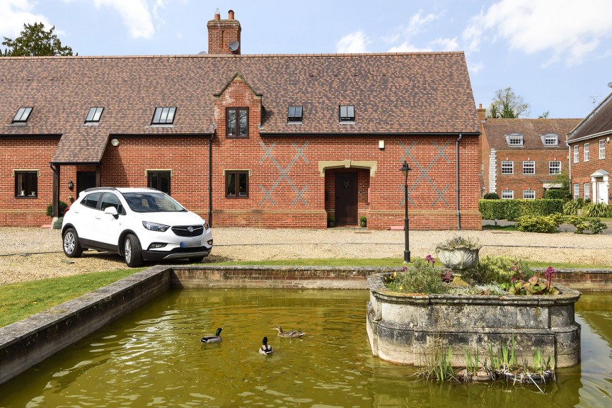 3 bedroom Property for Sale Manor Gardens, Westoning, Bedfordshire