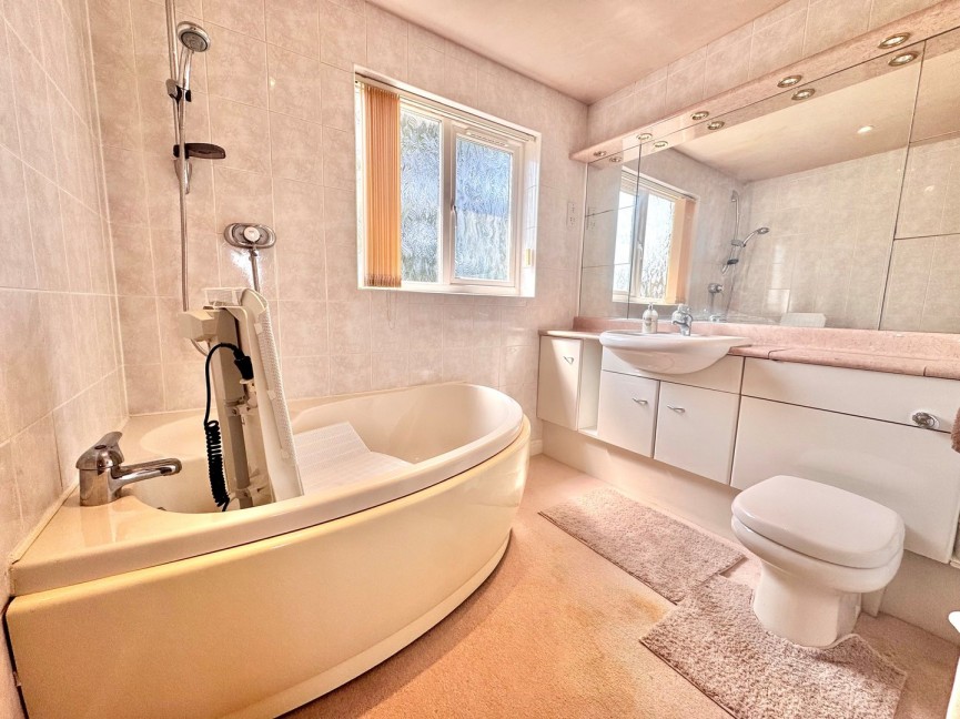 4 bedroom House for Sale Alder Close, Baldock, Hertfordshire