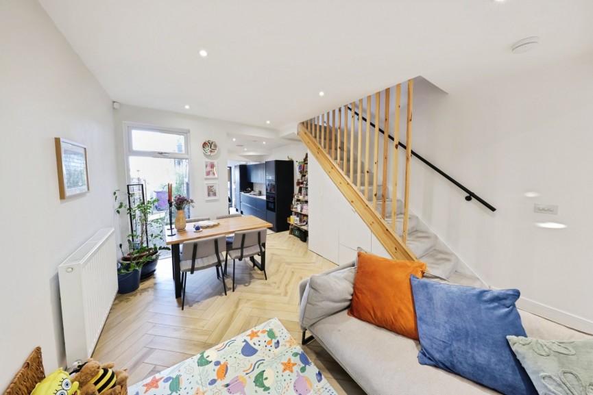 2 bedroom House for Sale Lancaster Road, Hitchin, Hertfordshire