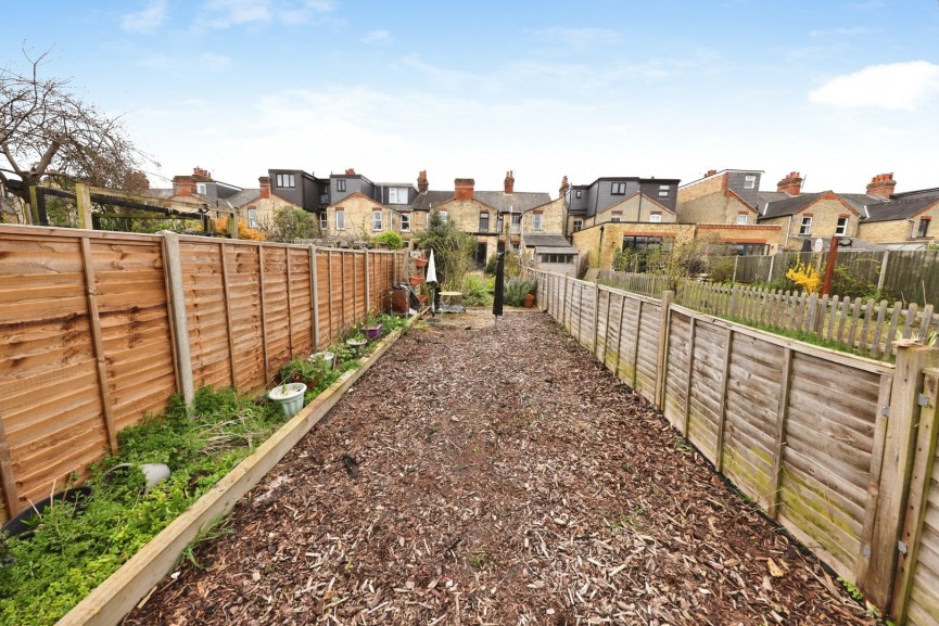 2 bedroom House for Sale Lancaster Road, Hitchin, Hertfordshire