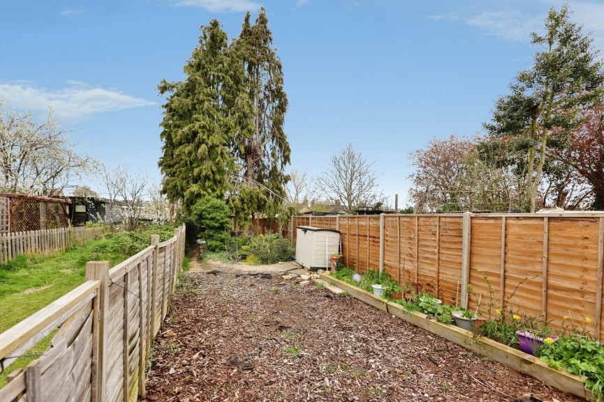 2 bedroom House for Sale Lancaster Road, Hitchin, Hertfordshire
