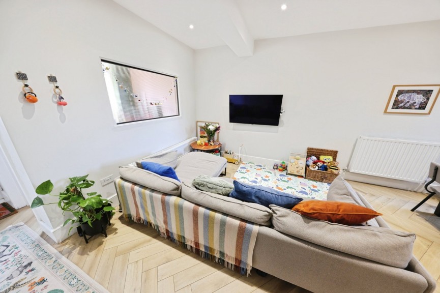 2 bedroom House for Sale Lancaster Road, Hitchin, Hertfordshire