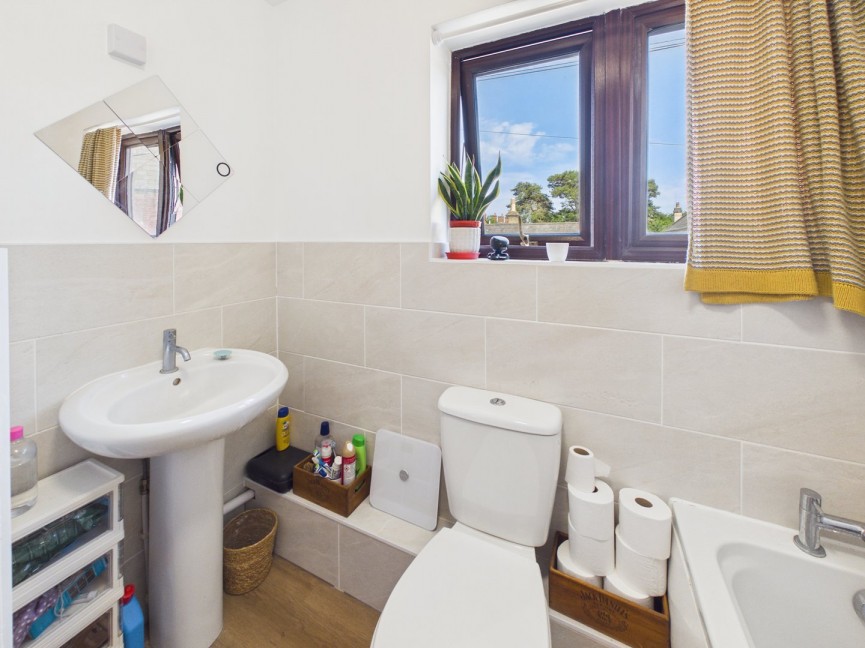 2 bedroom Flat for Sale Mill Street, Gamlingay, Cambridgeshire