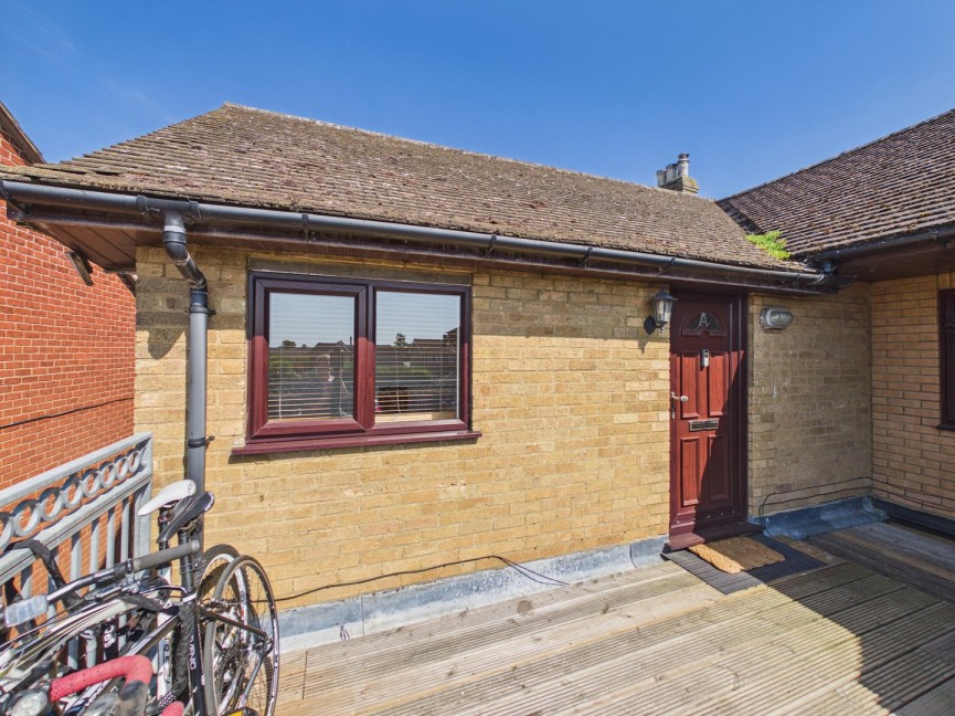 2 bedroom Flat for Sale Mill Street, Gamlingay, Cambridgeshire
