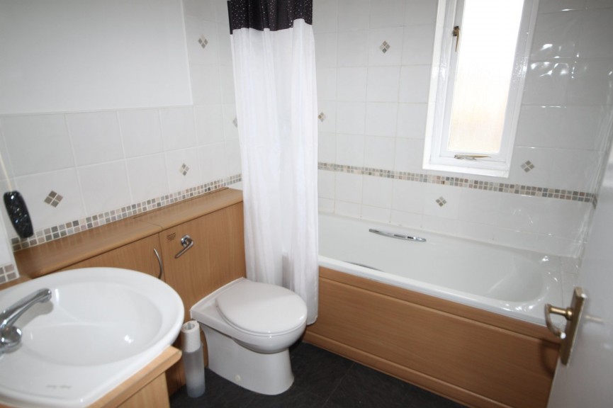 2 bedroom Flat for Letting Wycklond Close, Stotfold, Bedfordshire