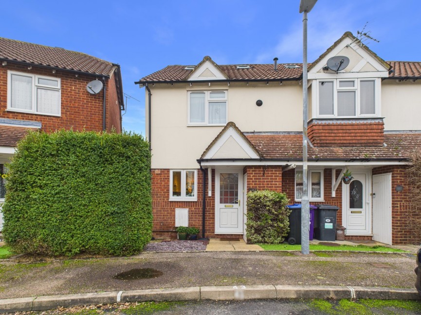 3 bedroom House for Sale Walnut Avenue, Baldock, Hertfordshire