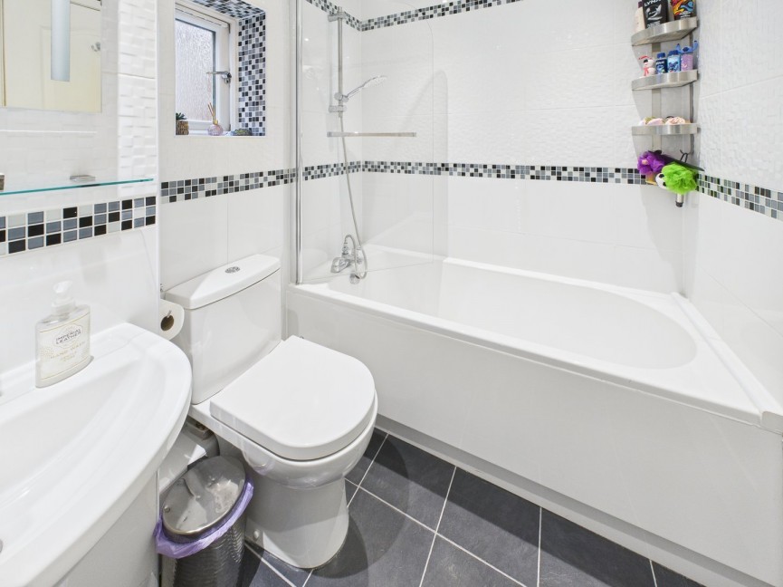 3 bedroom House for Sale Walnut Avenue, Baldock, Hertfordshire