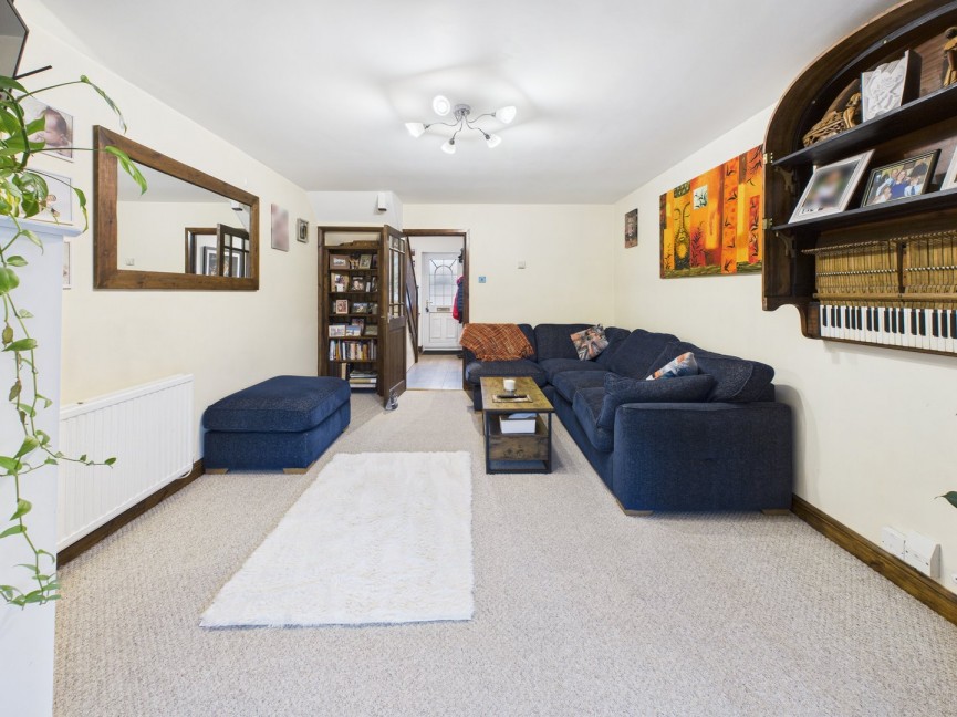 3 bedroom House for Sale Walnut Avenue, Baldock, Hertfordshire