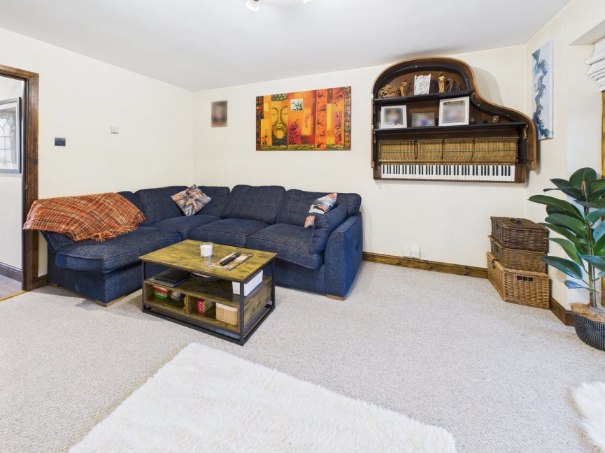 3 bedroom House for Sale Walnut Avenue, Baldock, Hertfordshire