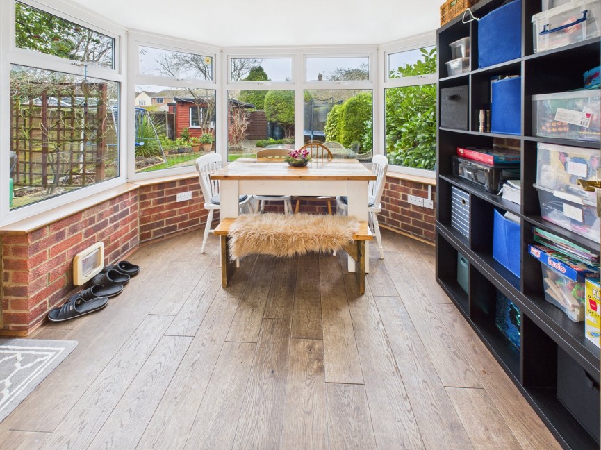 3 bedroom House for Sale Walnut Avenue, Baldock, Hertfordshire