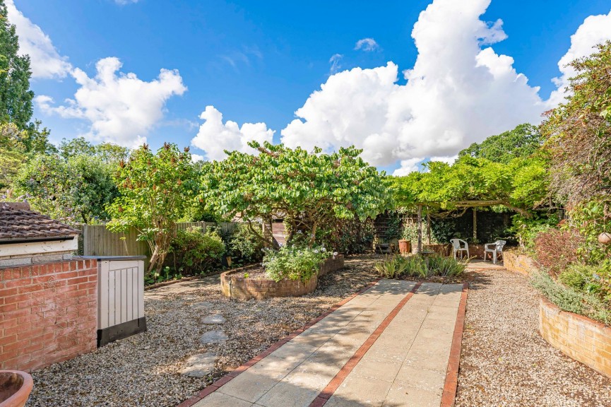 3 bedroom House for Sale Oakley, Bedford