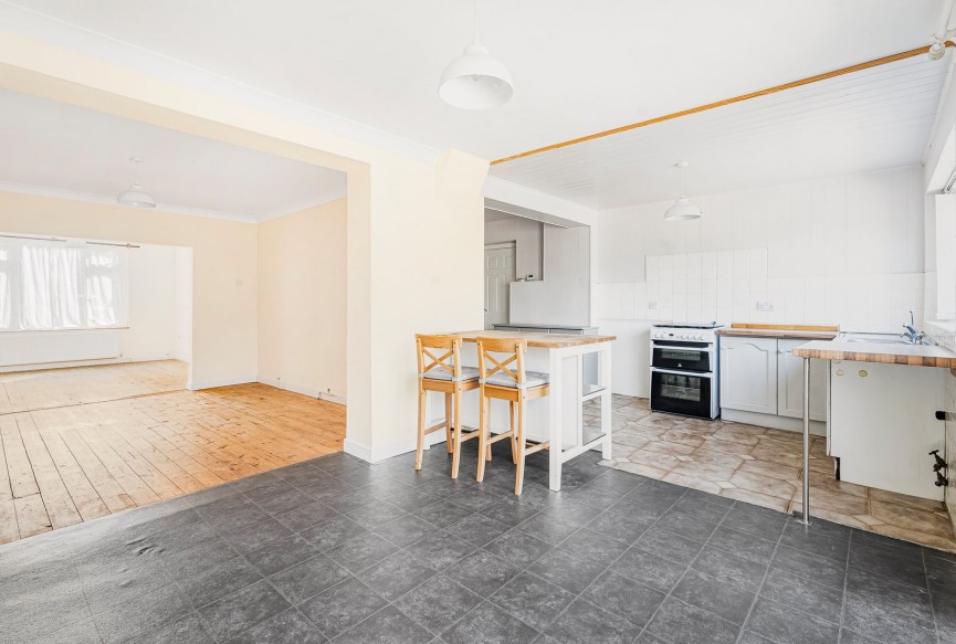 3 bedroom House for Sale Oakley, Bedford
