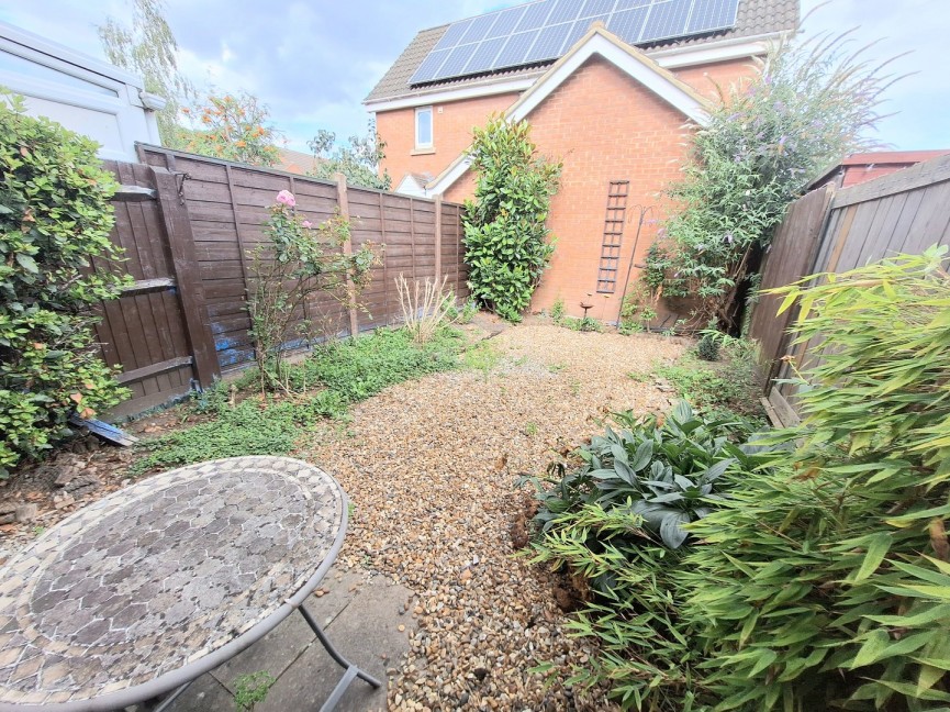 2 bedroom House for Sale Reynolds Close, Biggleswade, Bedfordshire