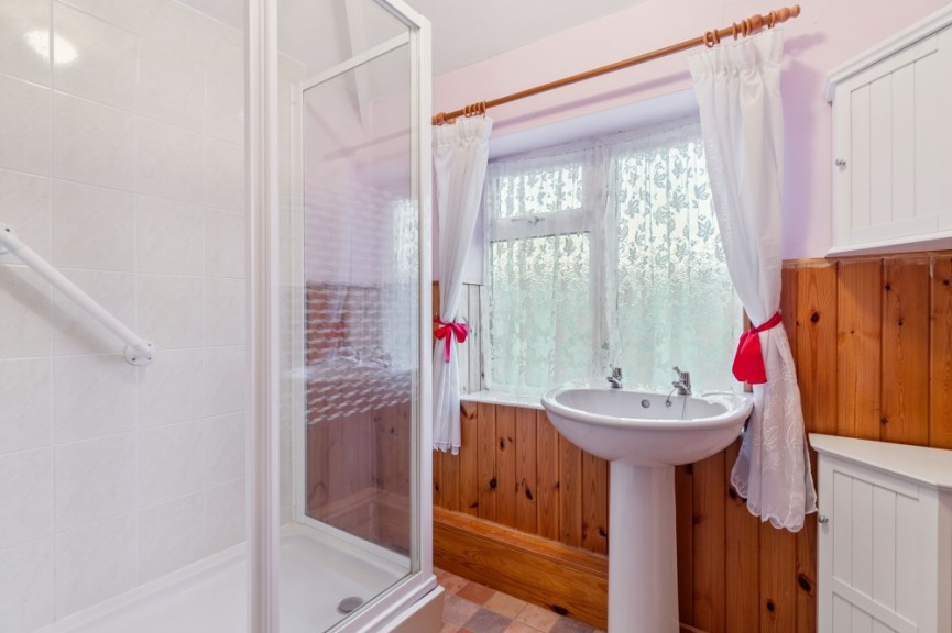 3 bedroom House for Sale Willian Road, Hitchin, Hertfordshire