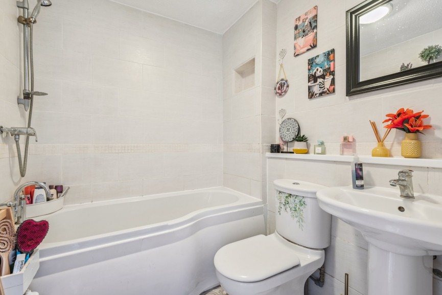 3 bedroom House for Sale Chase Hill Road, Arlesey, Bedfordshire