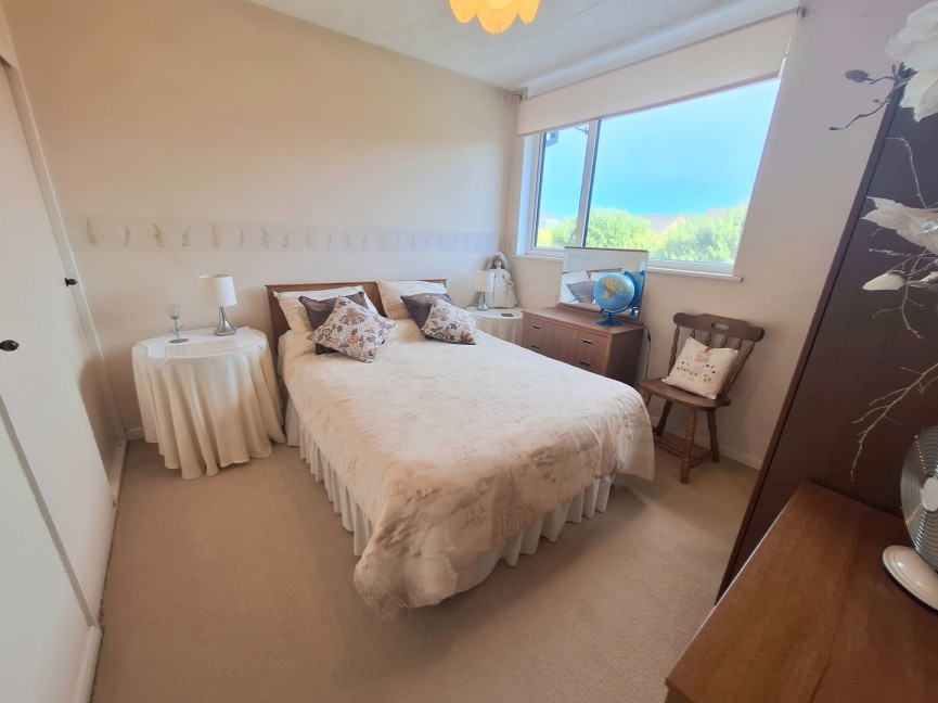 3 bedroom House for Sale Garden Walk, Royston, Hertfordshire