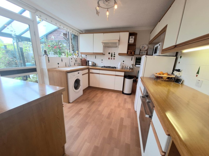 3 bedroom House for Sale Garden Walk, Royston, Hertfordshire