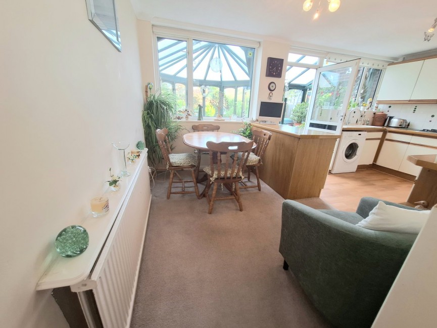 3 bedroom House for Sale Garden Walk, Royston, Hertfordshire