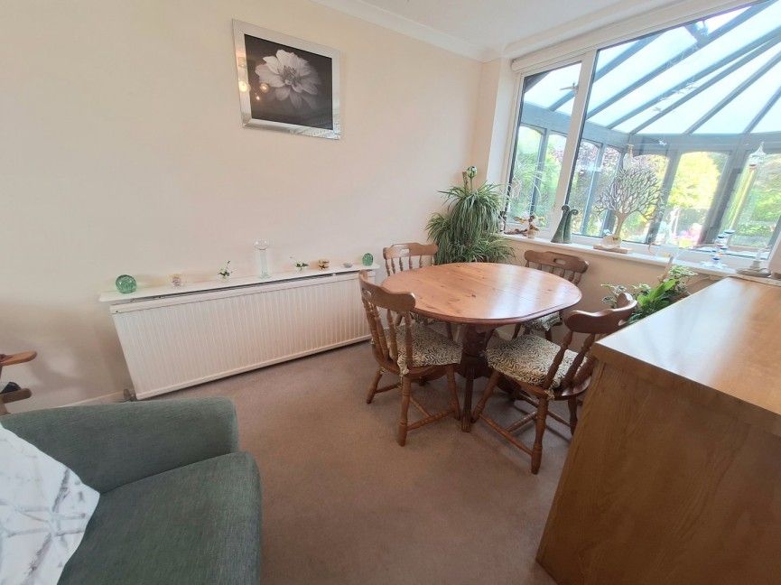 3 bedroom House for Sale Garden Walk, Royston, Hertfordshire
