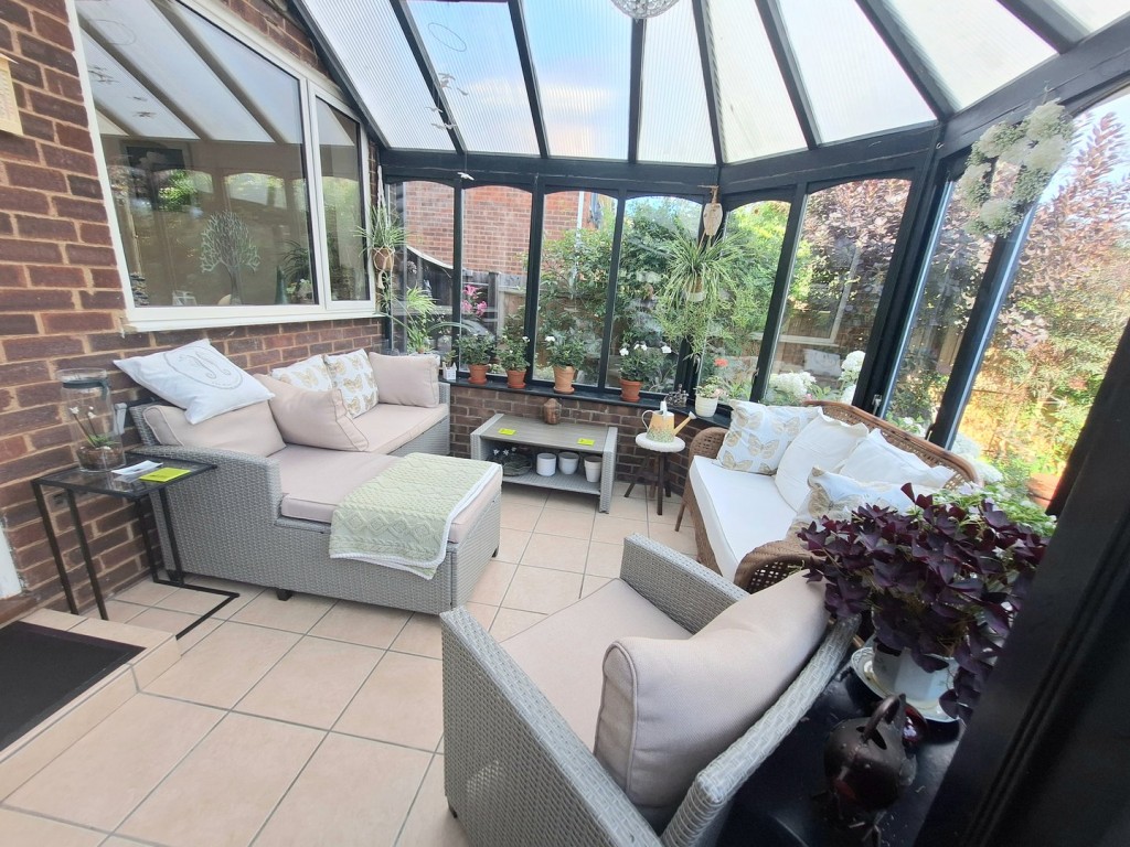 Garden Walk, Royston, Hertfordshire
