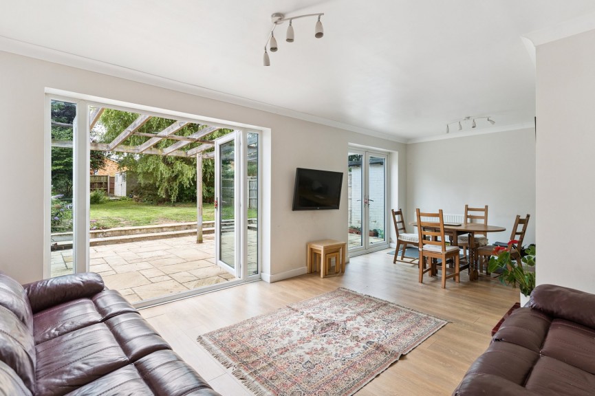 3 bedroom House for Sale Burford Way, Hitchin, Hertfordshire