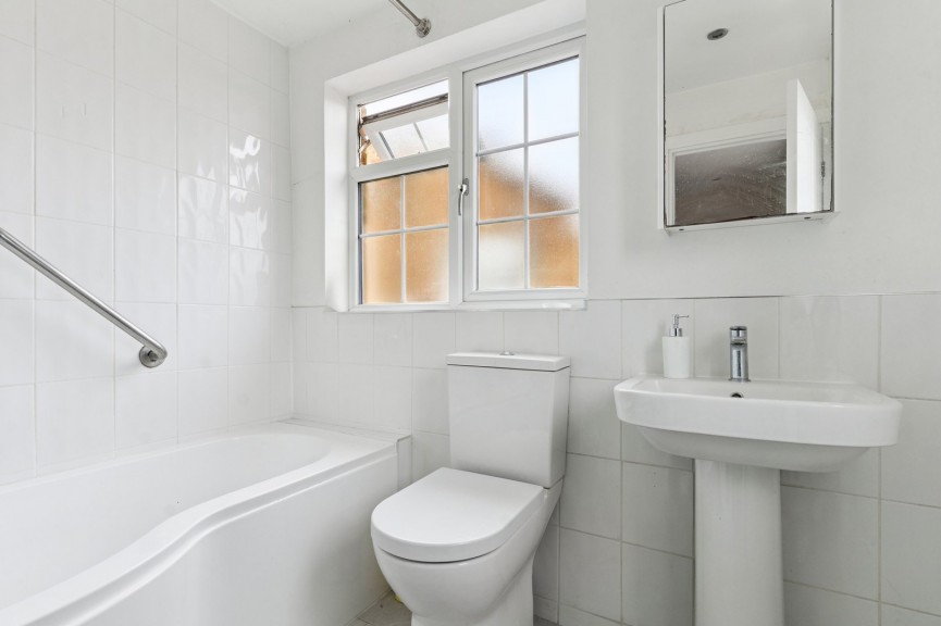 3 bedroom House for Sale Burford Way, Hitchin, Hertfordshire