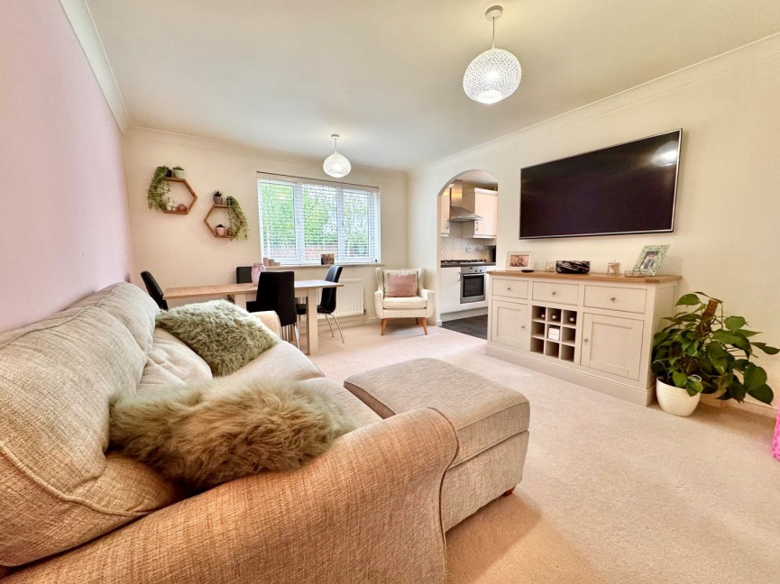 2 bedroom Flat for Sale Weston Way, BALDOCK, Hertfordshire