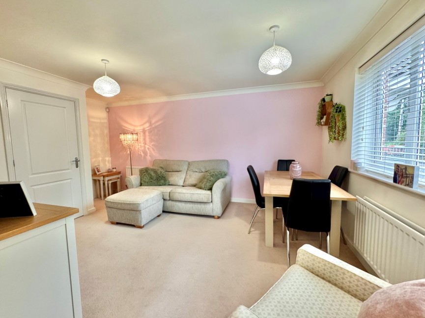 2 bedroom Flat for Sale Weston Way, BALDOCK, Hertfordshire