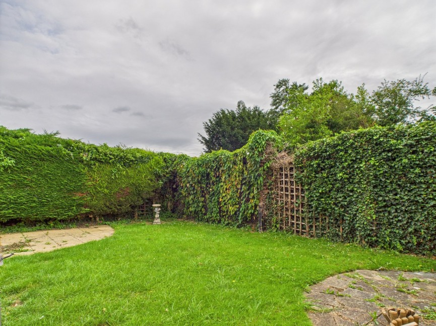 2 bedroom Flat for Sale King Georges Close, Hitchin, Hertfordshire