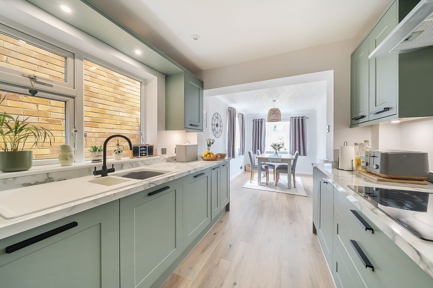 4 bedroom House for Sale Coppice Mead, Stotfold, Bedfordshire