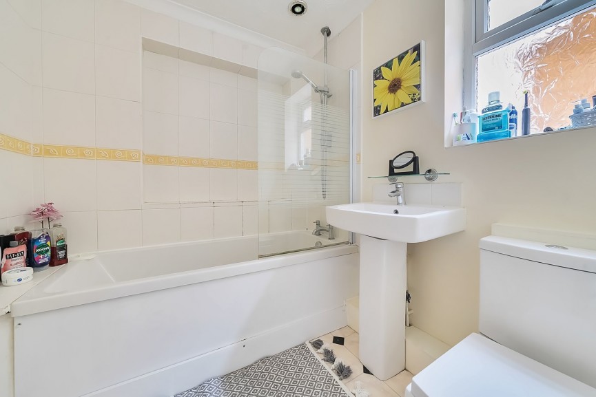 4 bedroom House for Sale Coppice Mead, Stotfold, Bedfordshire