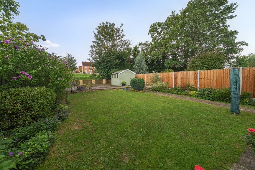 4 bedroom House for Sale Coppice Mead, Stotfold, Bedfordshire