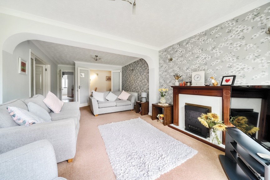 4 bedroom House for Sale Coppice Mead, Stotfold, Bedfordshire