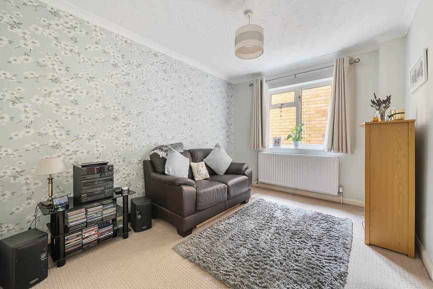 4 bedroom House for Sale Coppice Mead, Stotfold, Bedfordshire