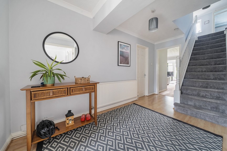 4 bedroom House for Sale Coppice Mead, Stotfold, Bedfordshire